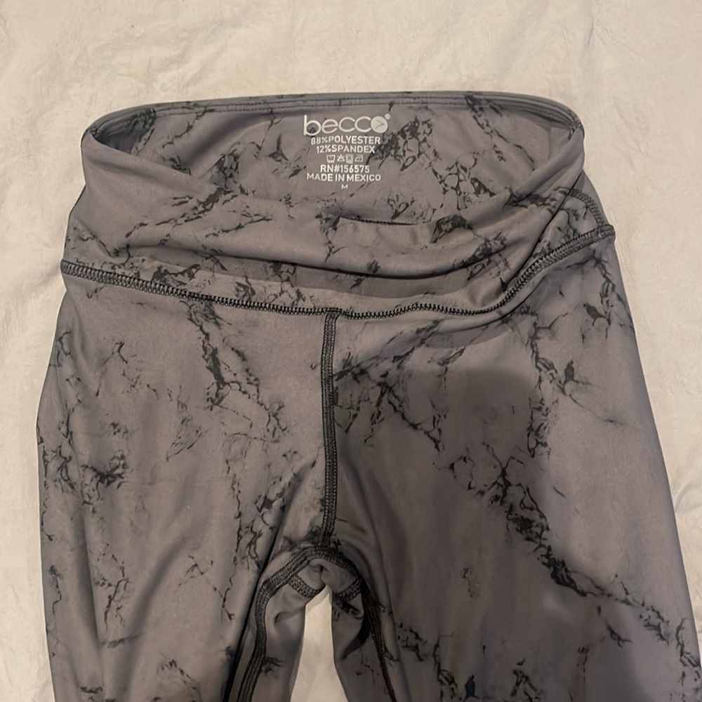 Becca workout pants - Picture 3 of 3